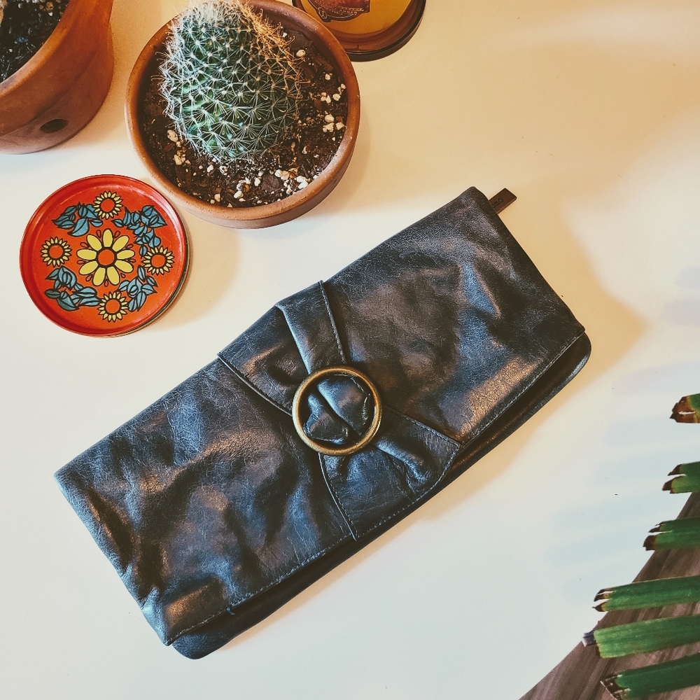 Hobo clutch euc
